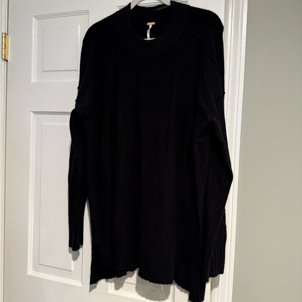 Black Women's oversized Sweater